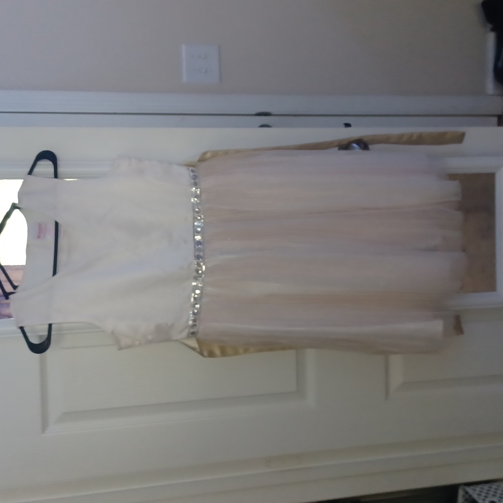 Nannette Kids Small Cream Colored Dress